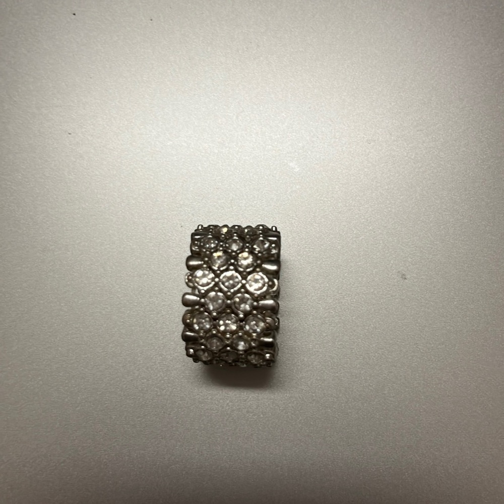 All crystal ring.beautiful fits all sizes